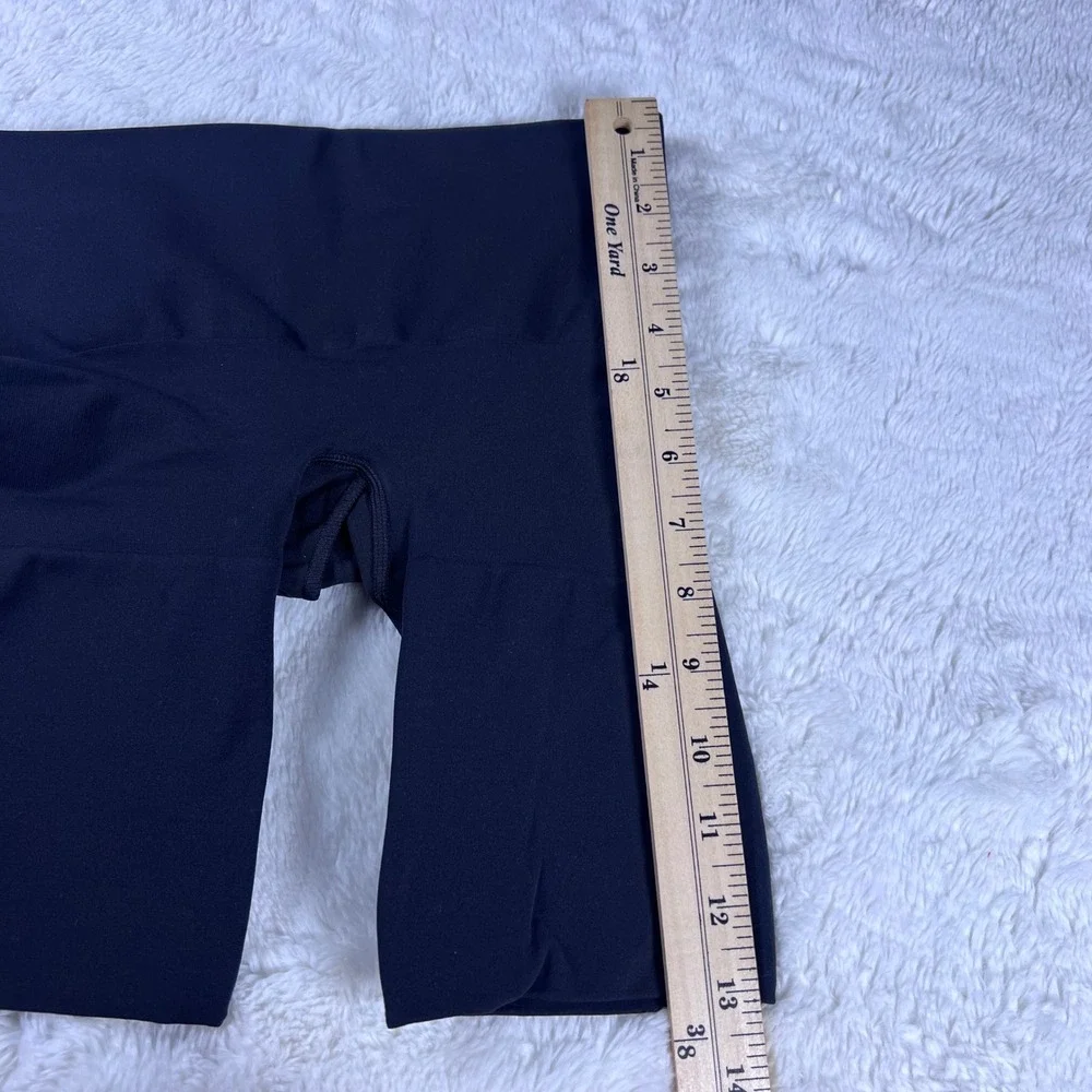SKIMS Womens Sculpting Shorts Size Medium Black High Waist Compression Shapewear